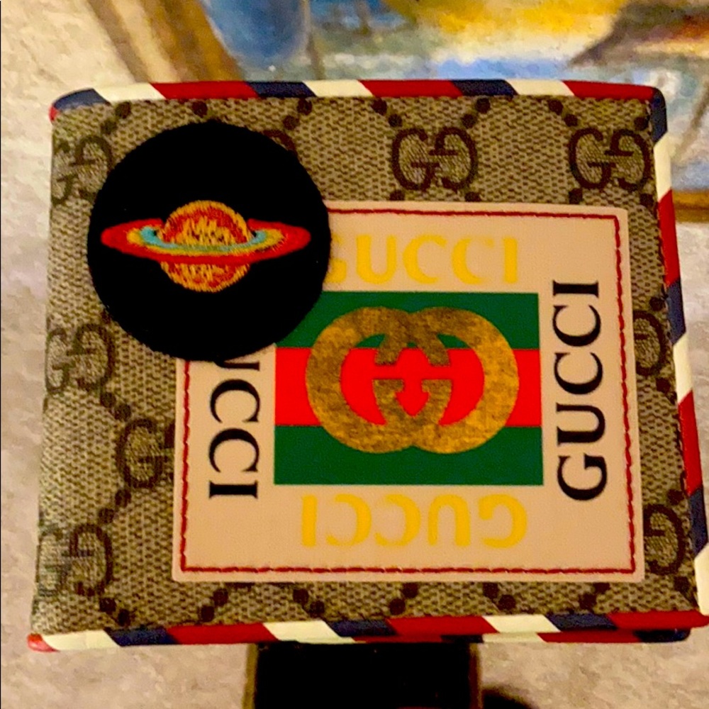 Gucci wallet 100% authentic